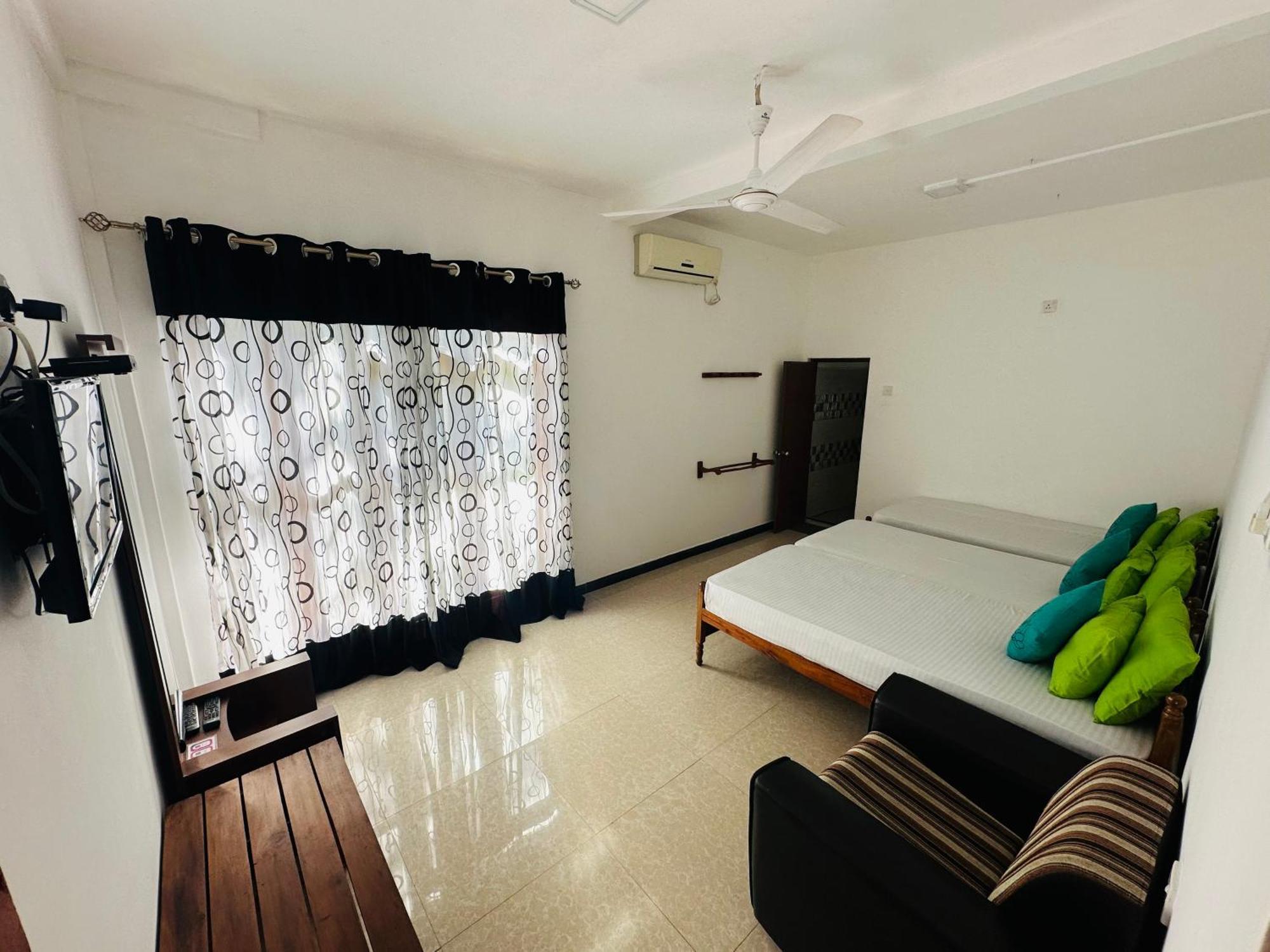 Tishan Holiday Resort Polonnaruwa Δωμάτιο φωτογραφία